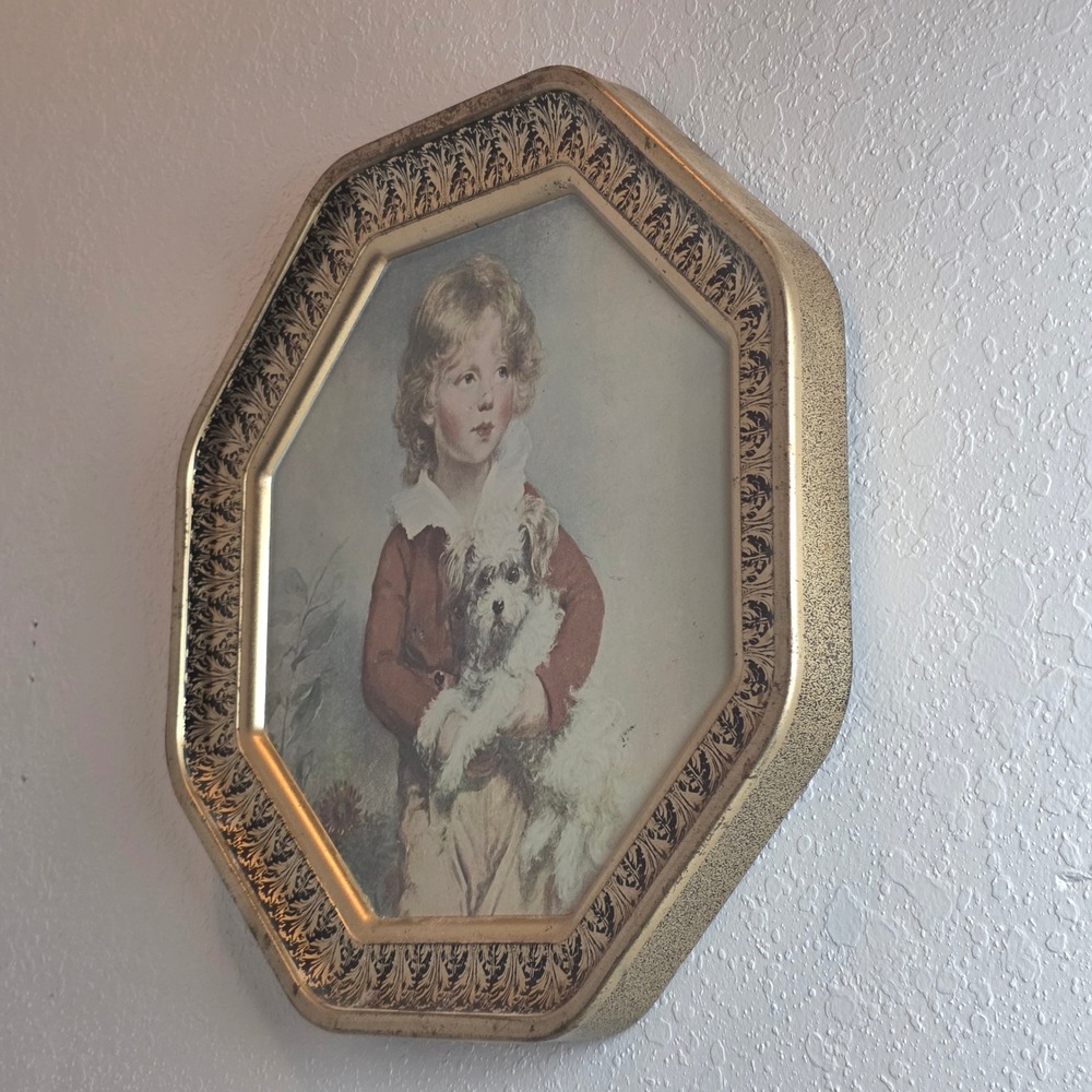 Vintage Octagonal Metal Portrait Boy with‎ Dog Gold Filigree Border - Picture 12 of 12